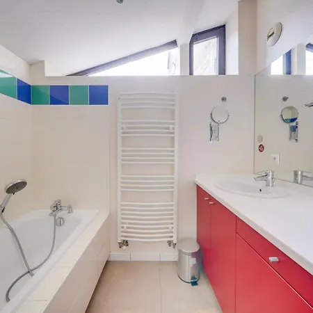 Apartment Spacious, Quiet Flat In The Heart Of