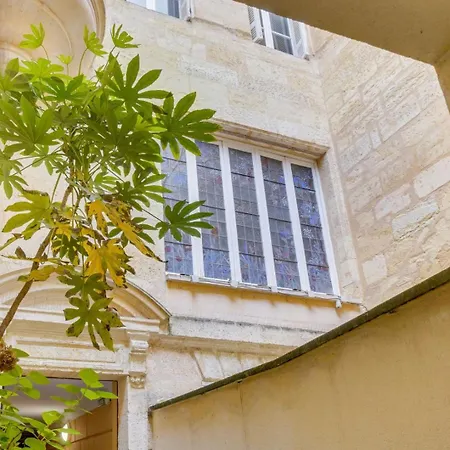 Spacious, Quiet Flat In The Heart Of *