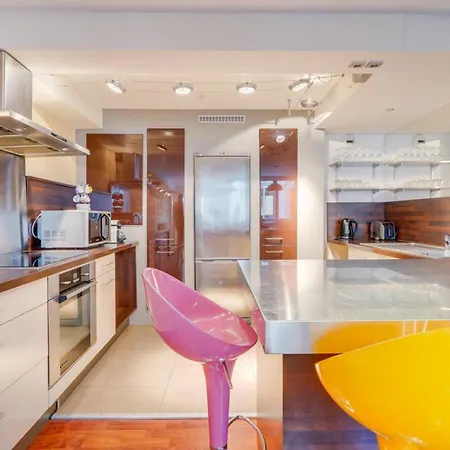 Spacious, Quiet Flat In The Heart Of * Bordeaux