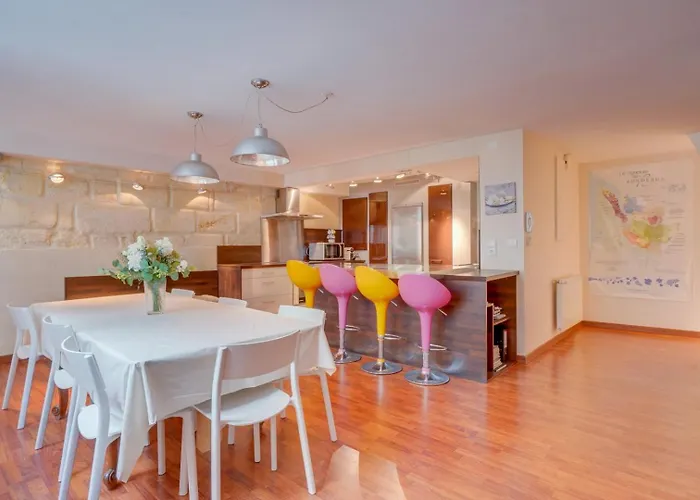 Spacious, Quiet Flat In The Heart Of