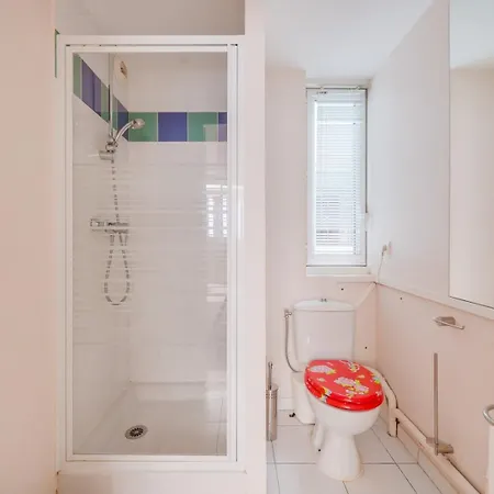 Spacious, Quiet Flat In The Heart Of アパート ボルドー