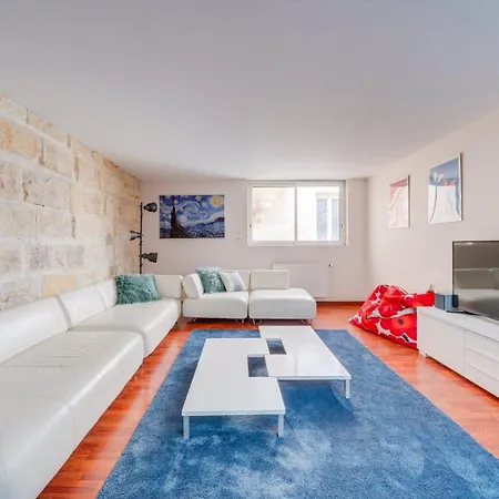 アパート Spacious, Quiet Flat In The Heart Of