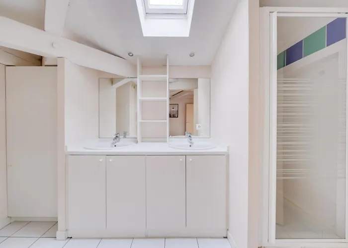 Spacious, Quiet Flat In The Heart Of Lejlighed