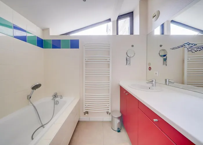 Lejlighed Spacious, Quiet Flat In The Heart Of